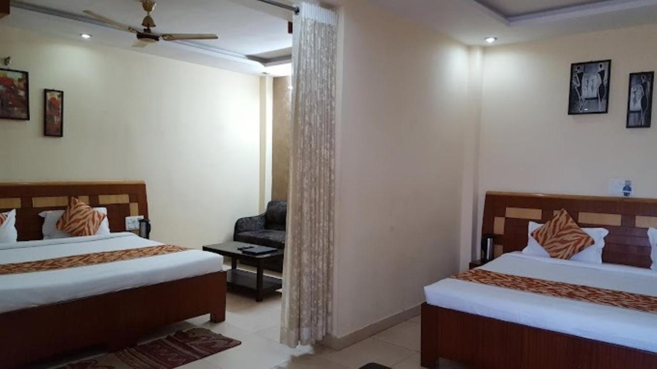 Hotel Vinayak Palace Bilāspur Екстериор снимка