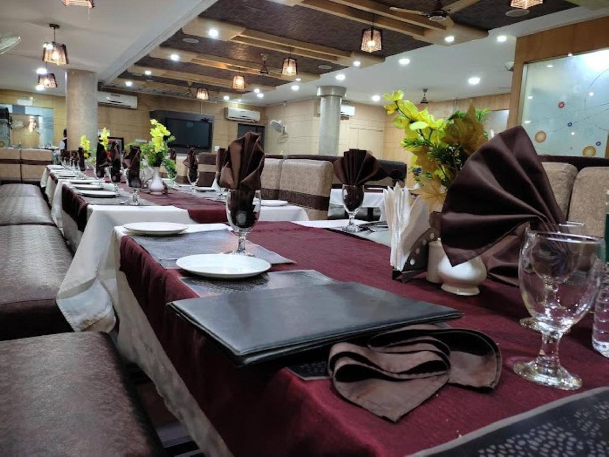 Hotel Vinayak Palace Bilāspur Екстериор снимка