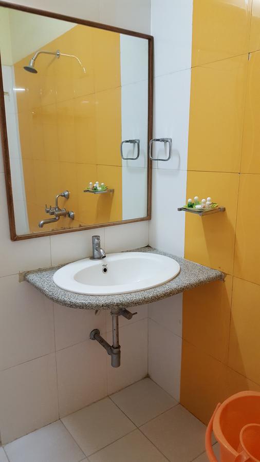 Hotel Vinayak Palace Bilāspur Екстериор снимка