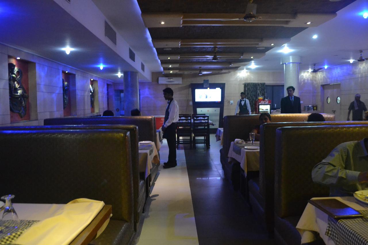 Hotel Vinayak Palace Bilāspur Екстериор снимка