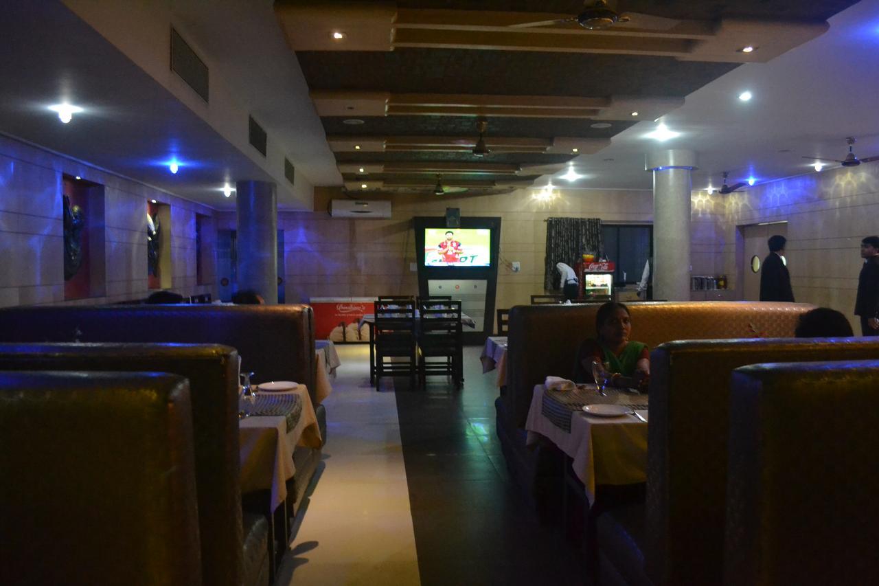 Hotel Vinayak Palace Bilāspur Екстериор снимка